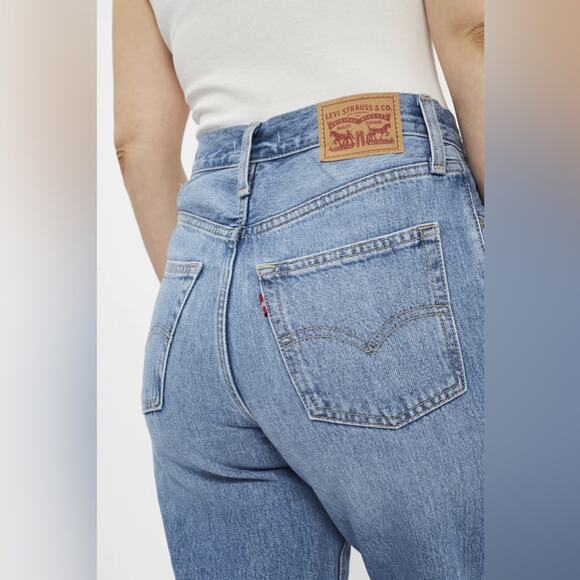 Levi's Women's '94 Baggy Destructed Distressed Classic Jeans Medium Wash Size 27 - Picture 5 of 16